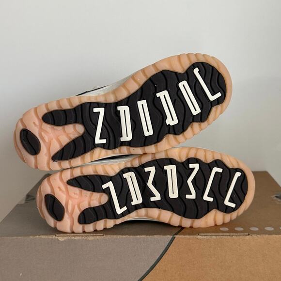 Nike Air Jordan 11 Retro ‘Neapolitan Brown’ Kids Sneakers- SZ 1.5 Y - Picture 10 of 13